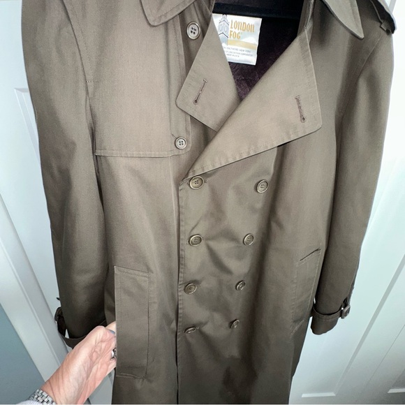 London fog double breasted khaki green trench with belt-42s - Picture 3 of 9